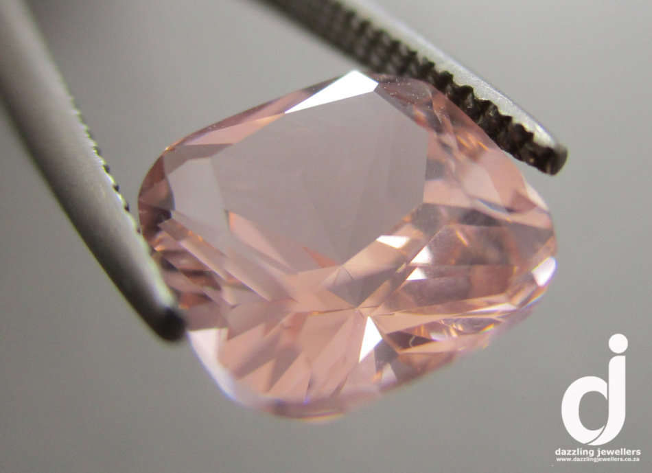Morganite Nano | Cushion-cut | 8mm
