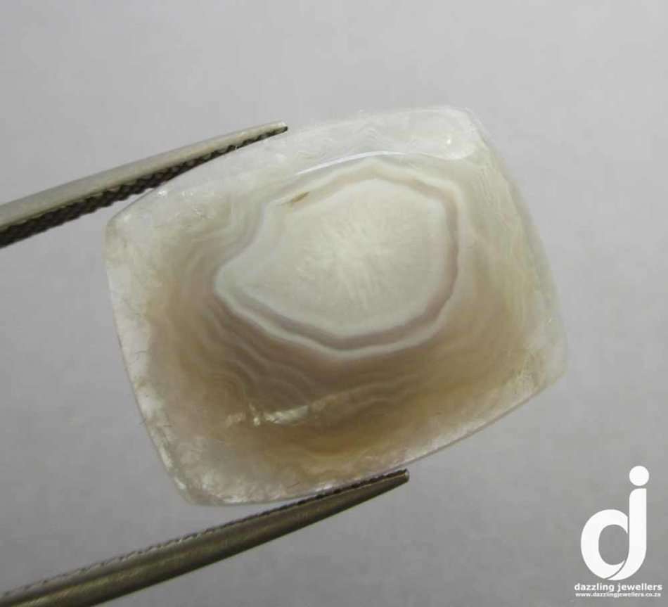 16.55ct | Agate | 21 x 17mm | Hand-cut and polished