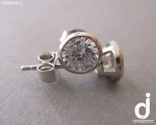 Stud Earrings | 5mm | Round | Sterling Silver