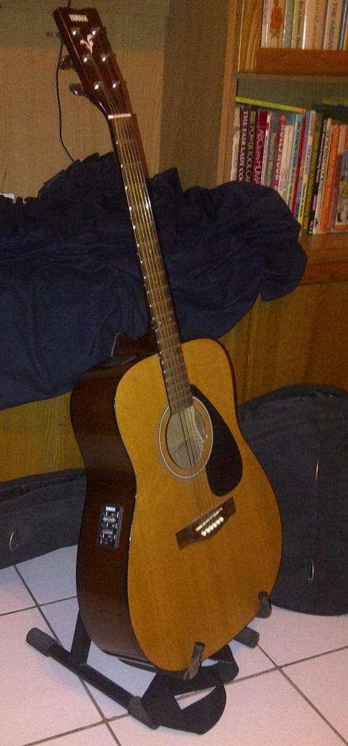 Yahama Acoustic Guitar