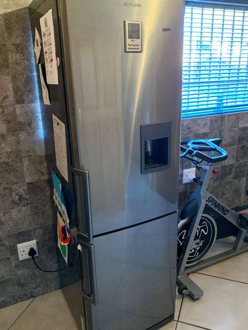 Samsung RL48RWCIH 308L Capacity Bottom Freezer Refrigerator with Taller Water Dispenser