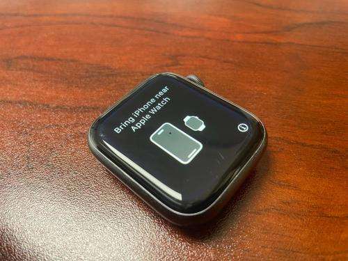 Faulty Apple Watch Series 4 | 44mm Space Gray Aluminium with Black Sport Band (GPS)