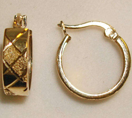 Beautiful Solid 9ct Gold Designer Creole