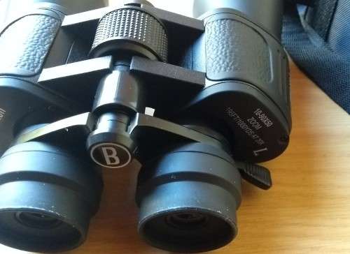 Zoom poro binoculars