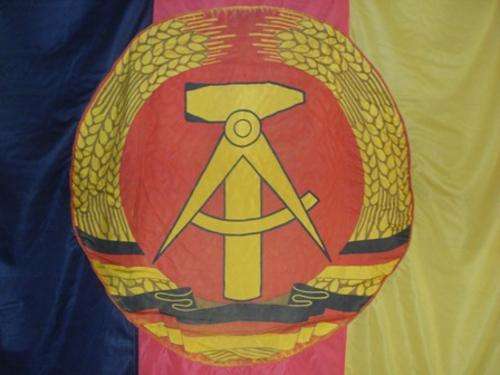THE DAY THE WALL FELL -- ULTRA RARE! GENUINE EAST GERMAN (DDR) FLAG -- READ!