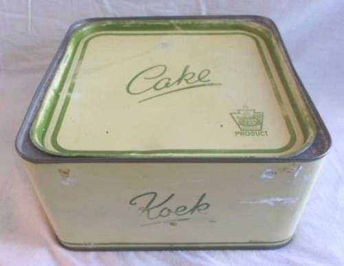A REALLY OLD VINTAGE 1930's 'KOSY' CAKE TIN!!