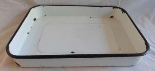 A VINTAGE ENAMEL ROASTING PAN!!