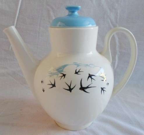 A VINTAGE PALISSY WARE TEAPOT - CIRCA 1947 - 1960!!