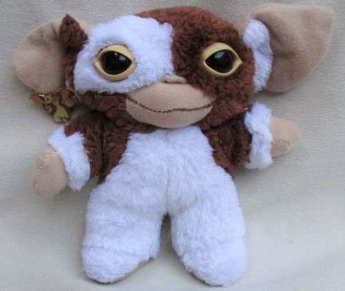 A CUTE GIZMO GREMLIN SOFT TOY WITH METAL GIZMO EAR BUTTON!!