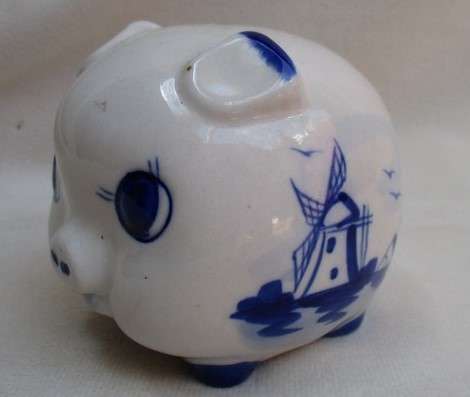 CUTE HAND PAINTED DELFTS BLUE PIGGY SAVINGS BANK!!