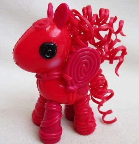 CUTE LITTLE  LALALOOPSY PET PONY - ROPES RED!!