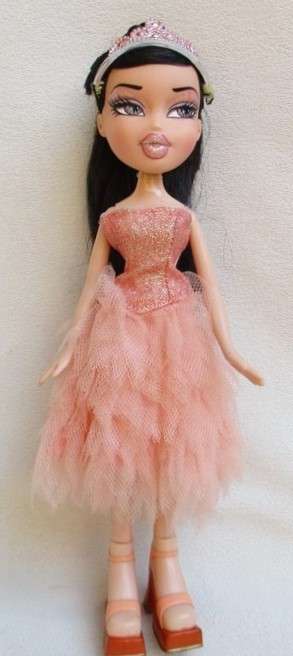 PRETTY 25CM TALL MGA 2001 BRATZ DOLL!!