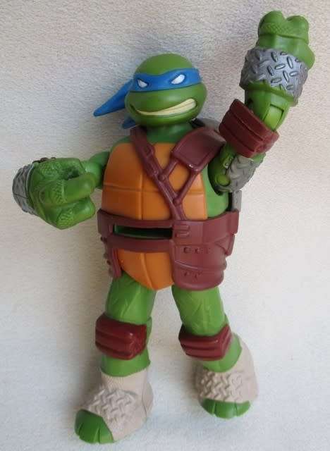 2012 VIACOM PLAYMATES TEENAGE MUTANT NINJA TURTLE- LEONARDO!!
