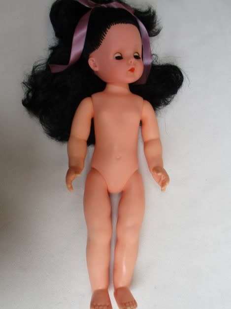 THE PRETTIEST VINTAGE DOLL IN GREAT CONDITION WITH GORGEOUS, LONG, THICK, SOFT BLACK HAIR!!