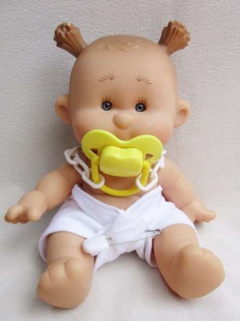 HERE'S CHUBBY ANNA BANANA - THE SWEET SCENTED VERY COLLECTABLE YOGURTINIS DOLL - TOO ADORABLE!!