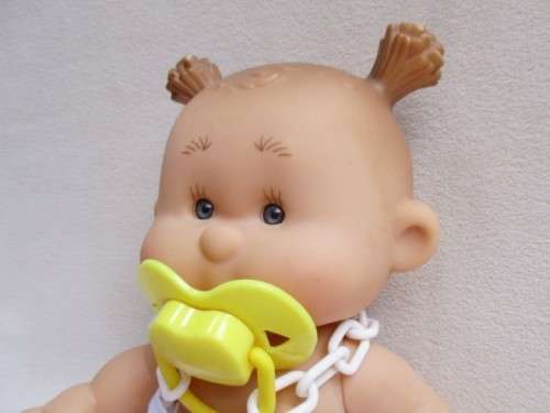 HERE'S CHUBBY ANNA BANANA - THE SWEET SCENTED VERY COLLECTABLE YOGURTINIS DOLL - TOO ADORABLE!!