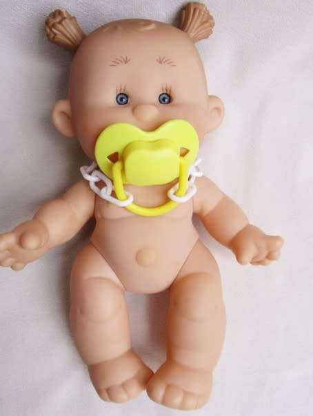 HERE'S CHUBBY ANNA BANANA - THE SWEET SCENTED VERY COLLECTABLE YOGURTINIS DOLL - TOO ADORABLE!!