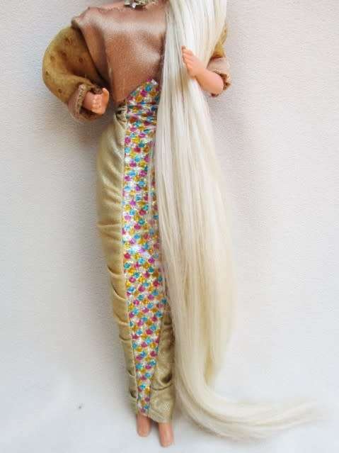 STUNNING BARBIE FIND - A 1995 JEWEL HAIR BARBIE WITH THE LONGEST HAIR EVER!!