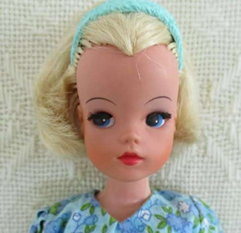 RARE FIND!! A VINTAGE 1974 LOVELY LIVELY SINDY DOLL WITH BUBBLE CUT!!