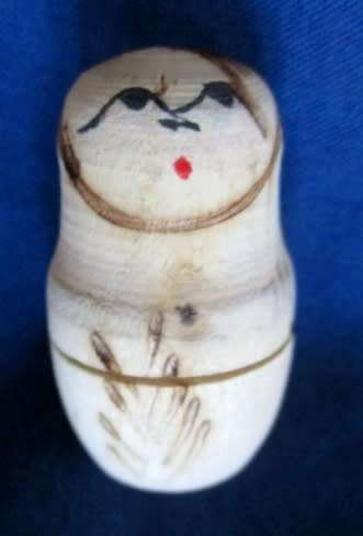 PRETTY FIVE PIECE MATRYOSHKA NESTING DOLL SET