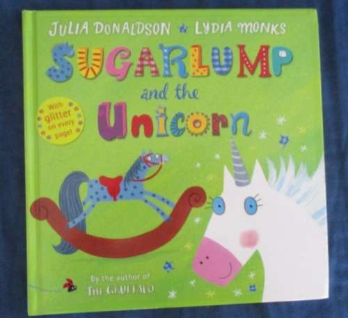 A BEAUTIFUL PICTURE STORY BOOK IN GREAT CONDITION WITH GLITTER PICTURES