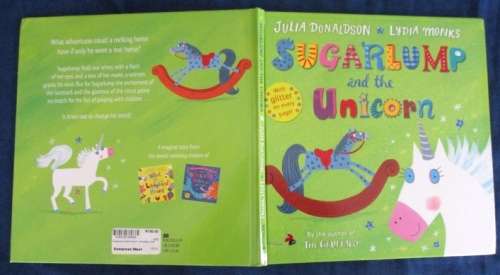 A BEAUTIFUL PICTURE STORY BOOK IN GREAT CONDITION WITH GLITTER PICTURES