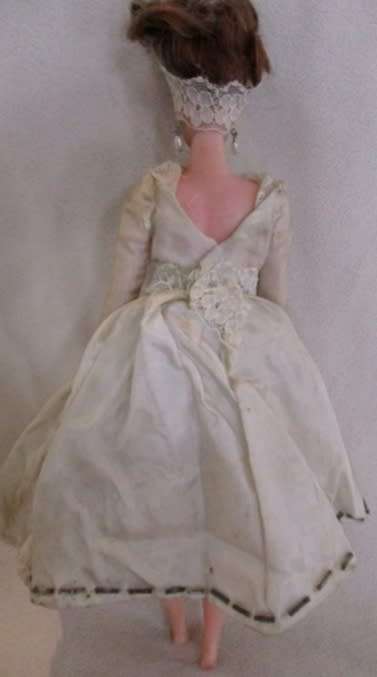 STRAIGHT OUT OF THE ATTIC!!  A VERY COLLECTABLE VINTAGE 1960's EVERGREEN BARBIE CLONE DOLL!