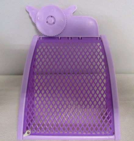 RELISTED - CUTE 2006/7 MATTEL BARBIE'S SISTERS KELLY/SHELLY PLUS SPORTS EQUIPEMNT - FOOTBALL?