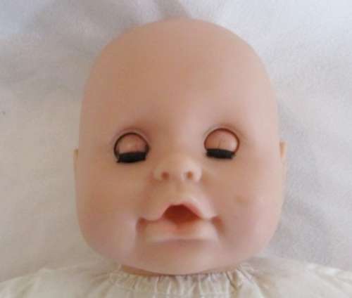 A LARGE VERY COLLECTABLE 58CM TALL 'KINGSTATE' BABY DOLL WITH THE SWEETEST MOUTH - GREAT CONDITION