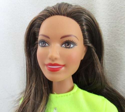 NEW SHAPE CURVY BARBIE WITH BEAUTIFUL BROWN EYES!!