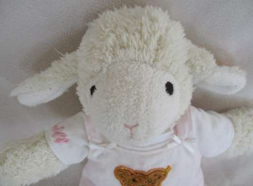 26CM TALL STEIFF SWEET DREAMS LAMB WITH STEIFF BUTTON IN EAR WEARING ORIGINAL OUTFIT - EAN NO.237416