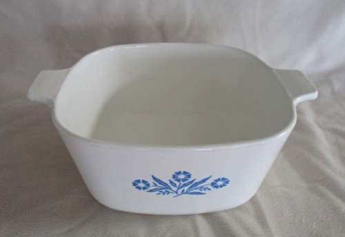 VINTAGE DEEP SQUARE 1.3/4 QT CORNING WARE BAKING DISH WITH BLUE CORNFLOWER DESIGN