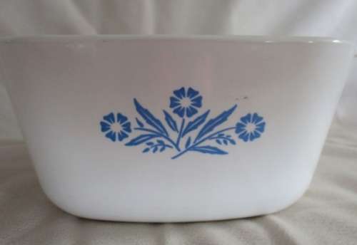 VINTAGE DEEP SQUARE 1.3/4 QT CORNING WARE BAKING DISH WITH BLUE CORNFLOWER DESIGN