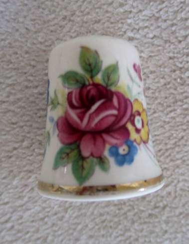 THIMBLE NO 2 - PORCELAIN - MASONS, ENGLAND