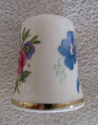 THIMBLE NO 2 - PORCELAIN - MASONS, ENGLAND