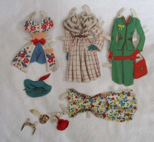 VINTAGE 1940's BETTY GRABLE AND RITA HAYWORTH PAPAER DOLLS PLUS OUTFITS
