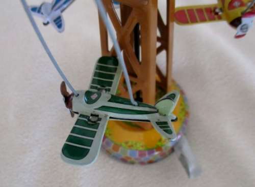COLLECTABLE RETRO TOYCOMET WIND-UP/LEVER TIN AIRPLANE CAROUSEL WITH BOX