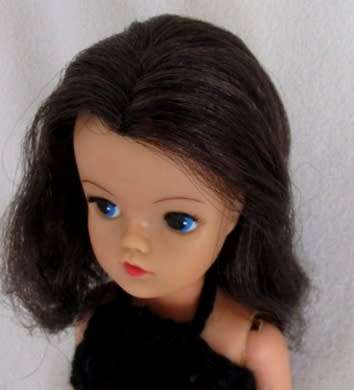 A VINTAGE SINDY DOLL - 1977 ACTIVE SINDY? MARKED MADE IN HONG KONG - RARE BRUNETTE!