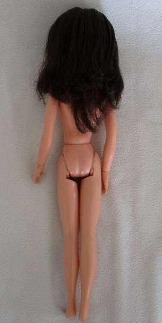 A VINTAGE SINDY DOLL - 1977 ACTIVE SINDY? MARKED MADE IN HONG KONG - RARE BRUNETTE!