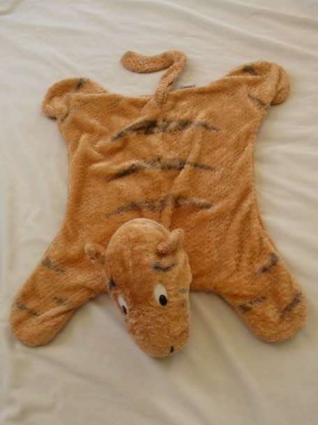 SO SPECIAL!! A GUND DISNEY CLASSIC POOH TIGGER COMFY COZY SECURITY BLANKET!!