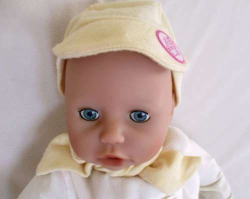 ZAPF CREATIONS GIGGLING/SUCKING BABY ANNABELL DOLL (46CM) - ORIGINAL BOTTLE, BAG AND CLOTHES (LOTS)