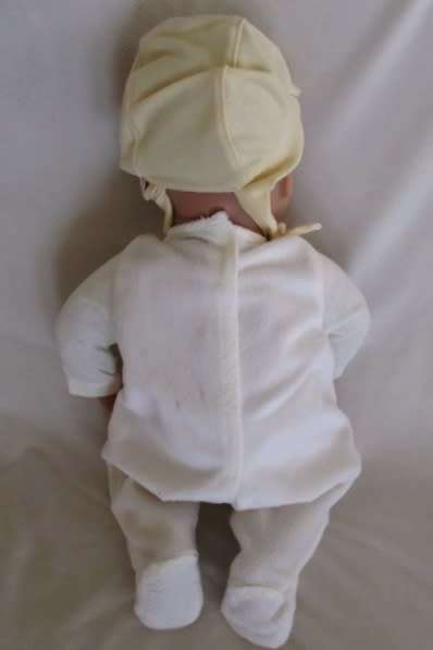 ZAPF CREATIONS GIGGLING/SUCKING BABY ANNABELL DOLL (46CM) - ORIGINAL BOTTLE, BAG AND CLOTHES (LOTS)