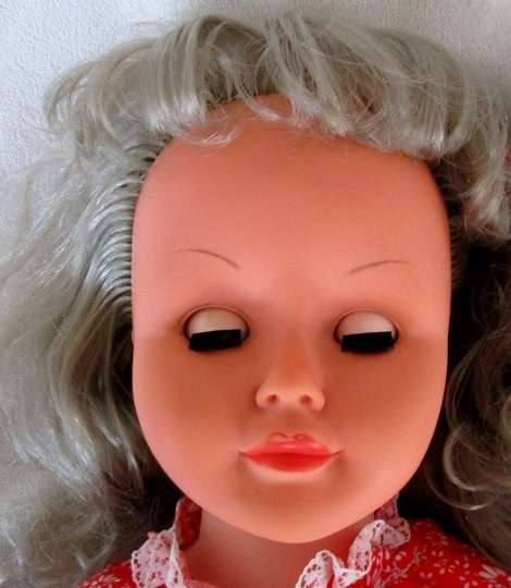 A LARGE VINTAGE 57CM TALL COLOMBO WALKING DOLL