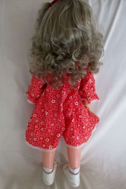 A LARGE VINTAGE 57CM TALL COLOMBO WALKING DOLL