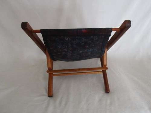 RELISTED - A FOLD-UP WOODEN DECK CHAIR FOR YOUR MEDIUM-SIZED DOLL (FIRST LOVE SIZE) OR BEAR