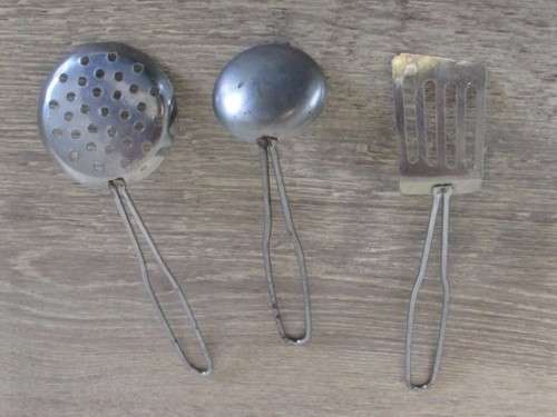 VINTAGE MINIATURE ENAMEL PAN PLUS UTENSILS FOR YOUR VINTAGE TOY STOVE