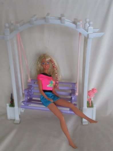 PRETTY PLASTIC SWING CHAIR FOR BARBIE SIZE DOLL OR SMALL BEAR