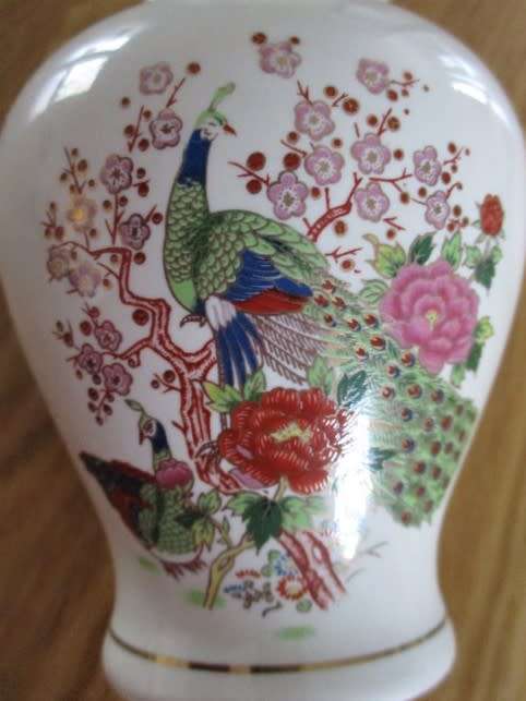 A JAPANESE GINGER JAR WITH LOVELY PEACOCK DESIGN - SIGNED ON BASE