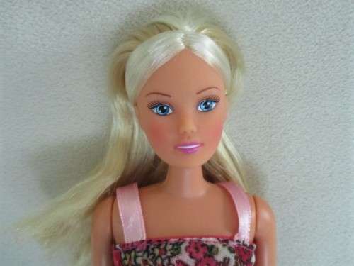 PREGNANT STEFFI-LOVE WITH BABY IN TUMMY - IN GREAT CONDITION WITH ORIGINAL BOX