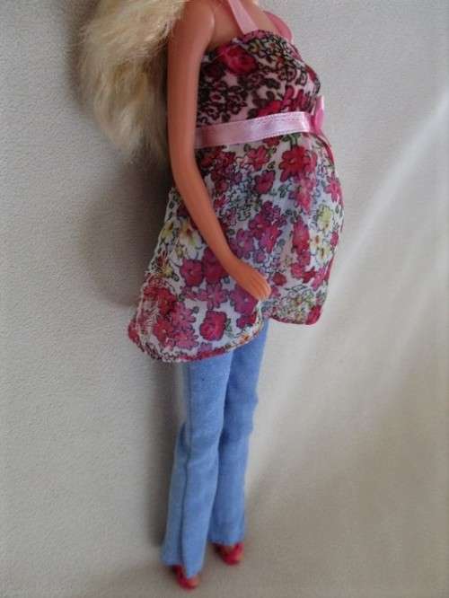 PREGNANT STEFFI-LOVE WITH BABY IN TUMMY - IN GREAT CONDITION WITH ORIGINAL BOX